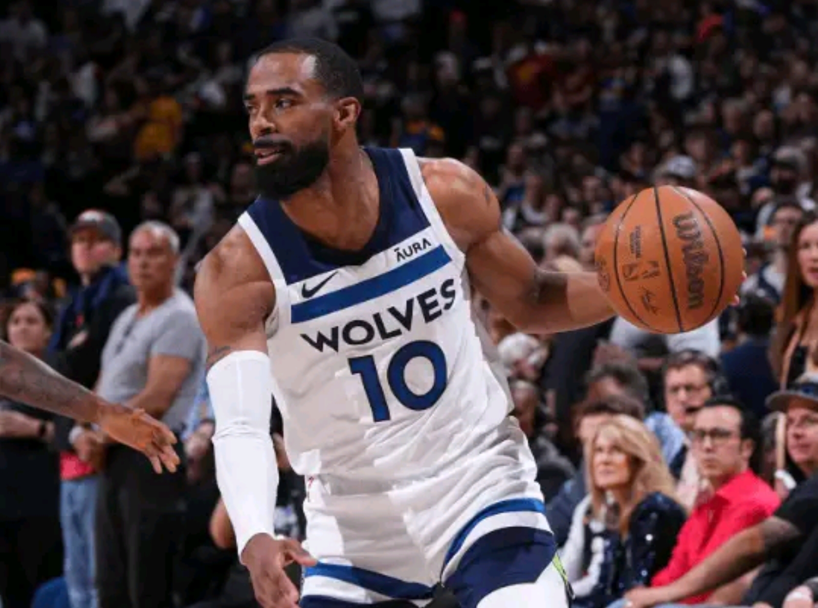 包含明尼苏达森林狼训练开放日，关键时刻篮板制胜引欢呼，NBA常规赛在即，更衣室氛围转暖的词条-开云体育入口