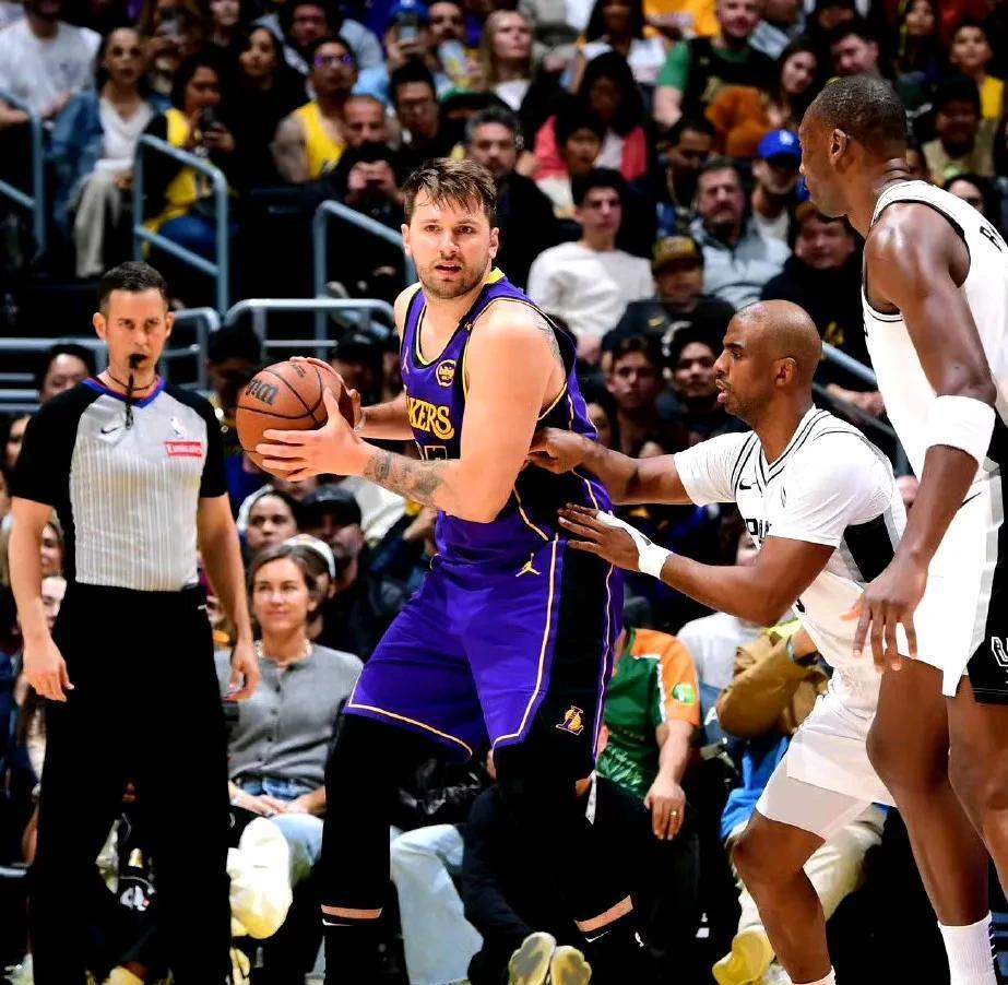 底特律活塞vs明尼苏达森林狼-开云下载